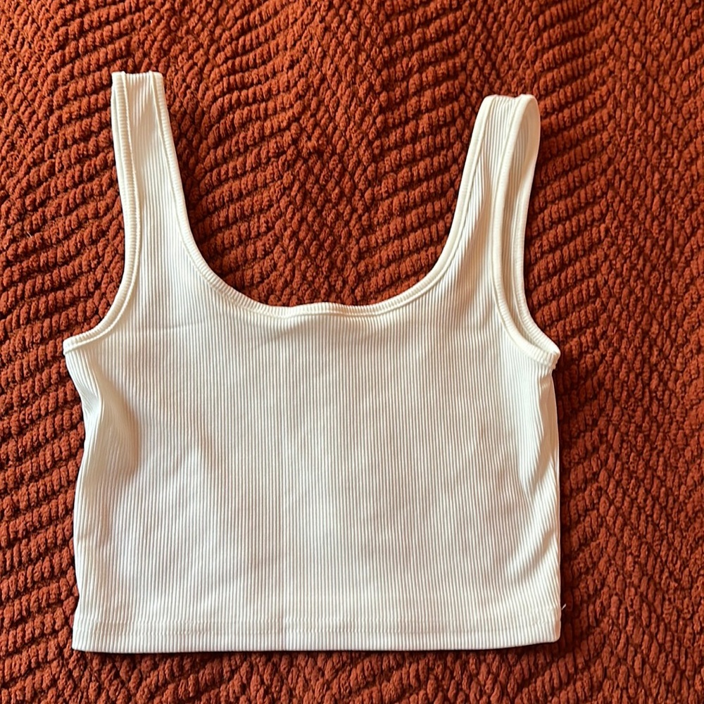 BRAND NEW white crop tank